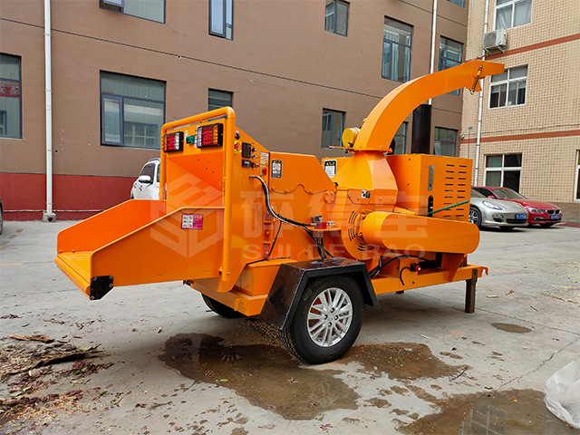 樹枝粉碎機憑借自身優勢深受喜愛